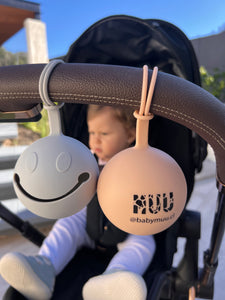 BabyMuu - Portachupete - cara feliz para Coche o Bolso