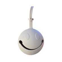 Cargar imagen en el visor de la galería, BabyMuu - Portachupete - cara feliz para Coche o Bolso
