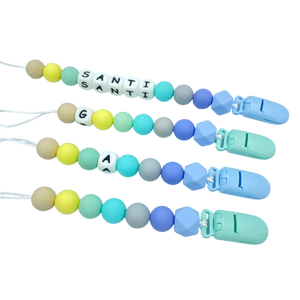 BabyMuu - Porta Chupetes - Accesorios - Arcoíris Niño - Nombre Personalizable - Cuencas Redondas