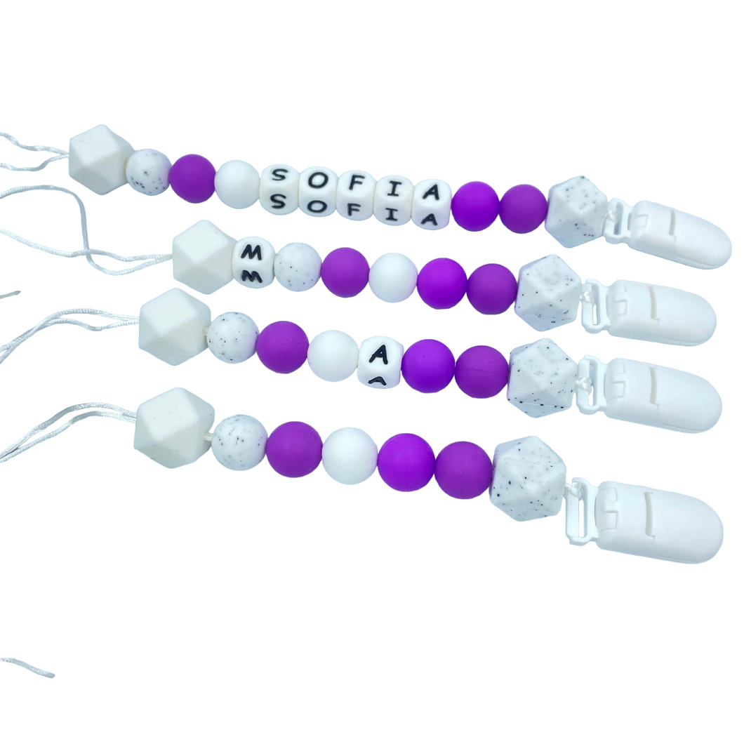BabyMuu - Porta Chupetes - Accesorios - Morado Especial - Nombre Personalizable - Cuencas Especiales