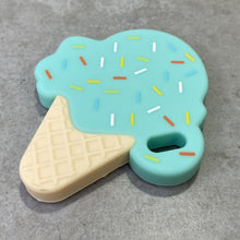 Cargar imagen en el visor de la galería, Mordedor Helado

